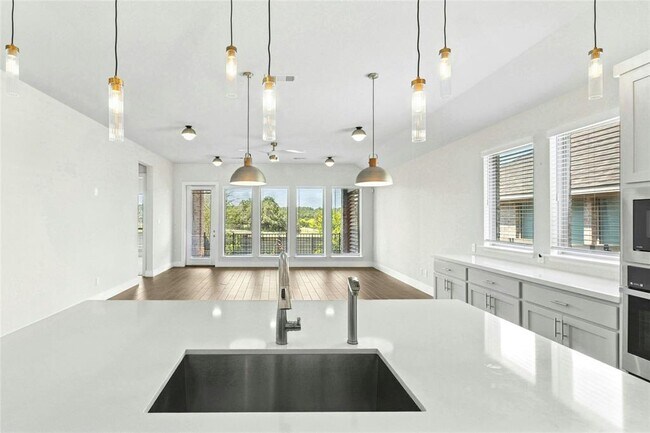 Building Photo - 1121 Spring Gulch Ln