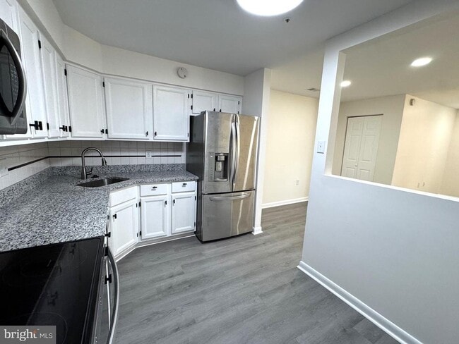 Building Photo - 8869 Rusland Ct