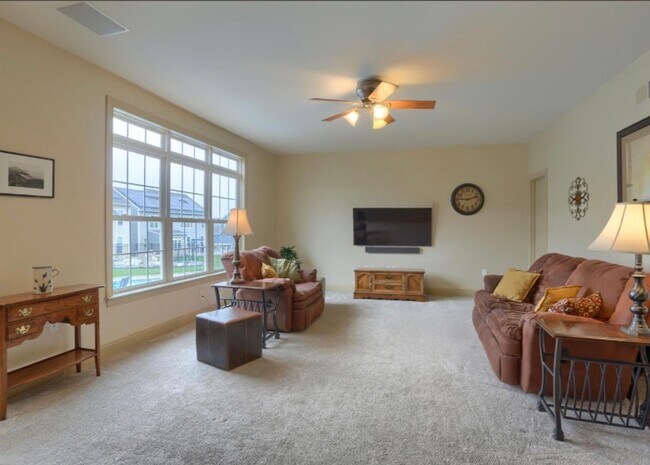 Building Photo - Luxury 5-Bedroom Home for Rent – $4,500/Month + Utilities