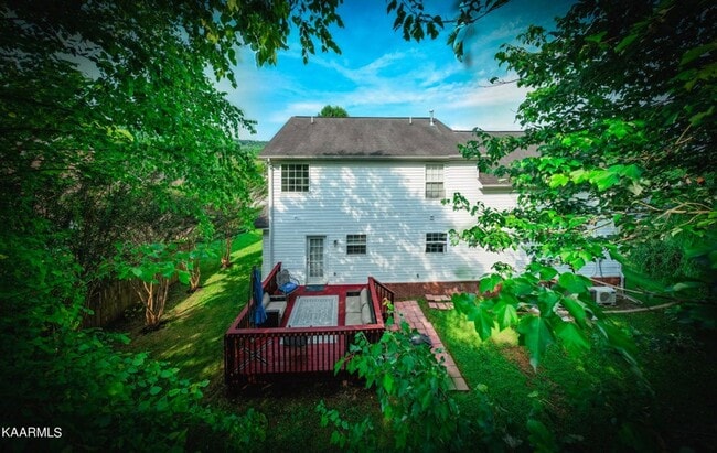 Building Photo - Beautiful 4-Bedroom Home in Desirable Wrens Creek Subdivision