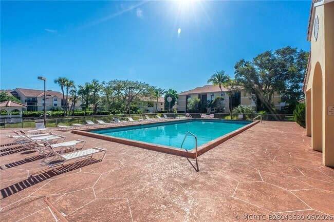 Building Photo - 5701 Riverside Dr