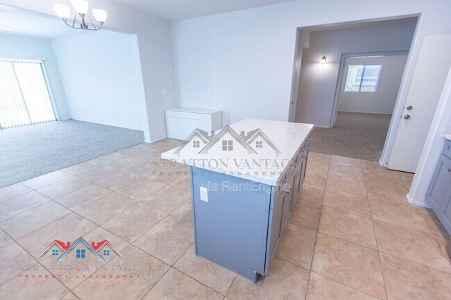 Building Photo - 9096 N 97th Dr