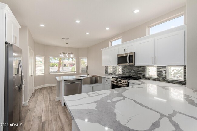 Building Photo - 14608 W Horizon Dr