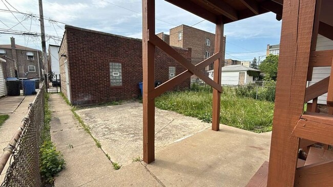 Building Photo - 8210 S Marshfield Ave