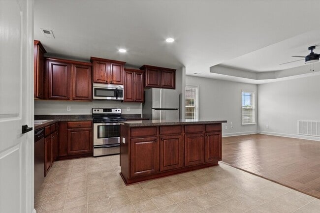 Building Photo - 210 Fields Pond Dr