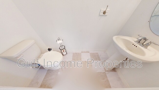 Building Photo - 10340 Oakside Dr