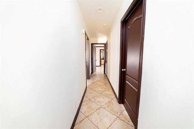 Building Photo - 2110 Lima Loop