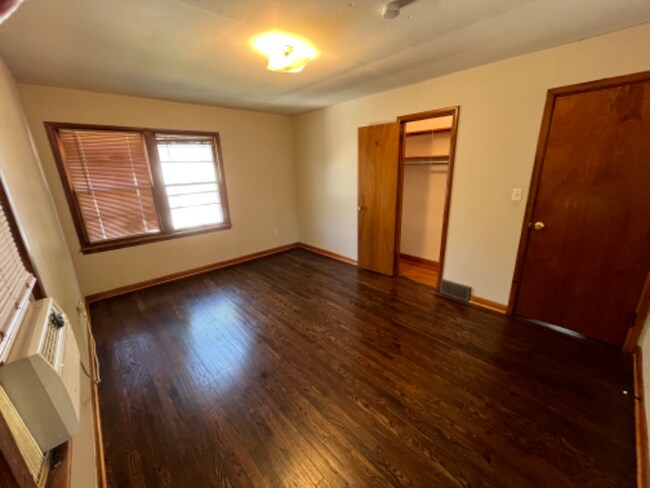 Building Photo - 1059 4th St