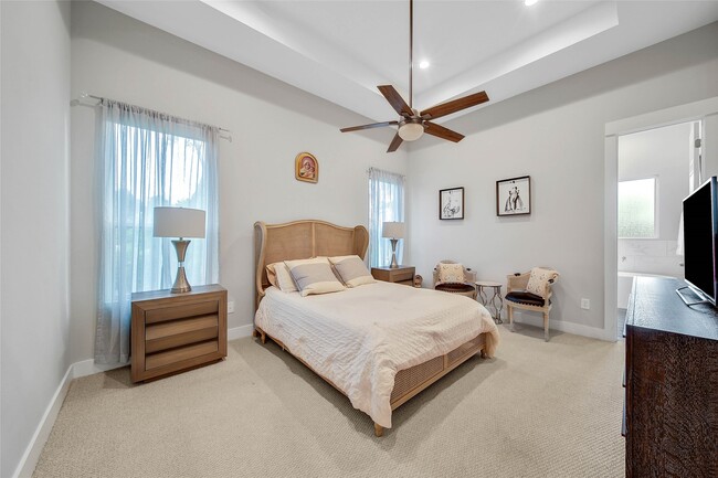 Building Photo - 814 Thornton Rd