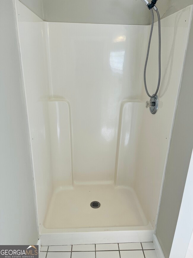 Building Photo - 50 Rock Mill Ct