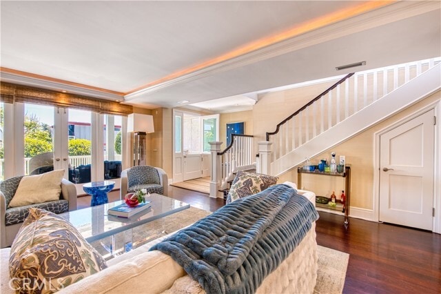 Building Photo - 325 Poppy Ave