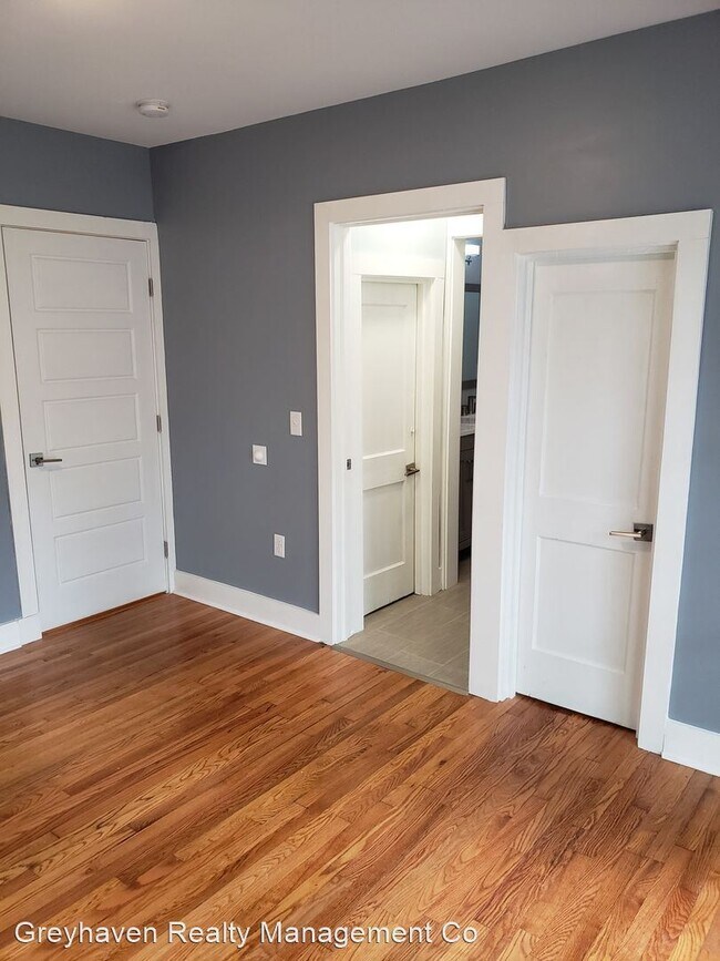 Building Photo - 2 br, 2 bath House - 2513 E 5th Street