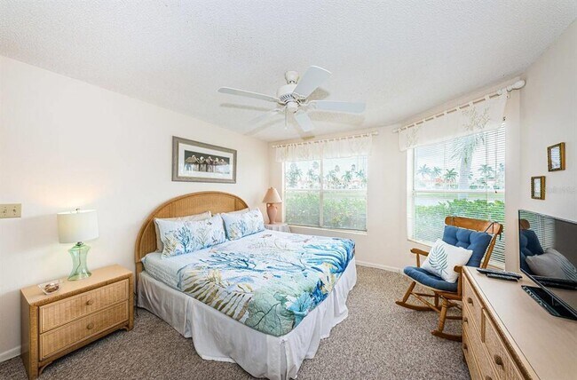 Building Photo - 6050 Bahia Del Mar Cir N