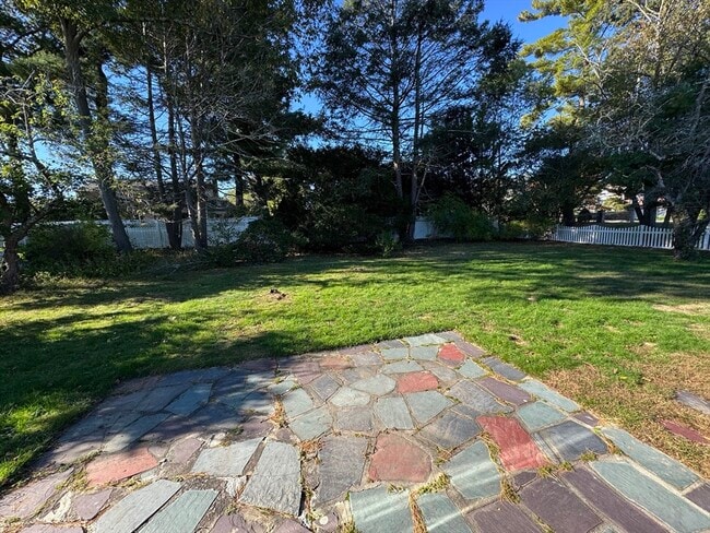 Building Photo - 793 Dedham St