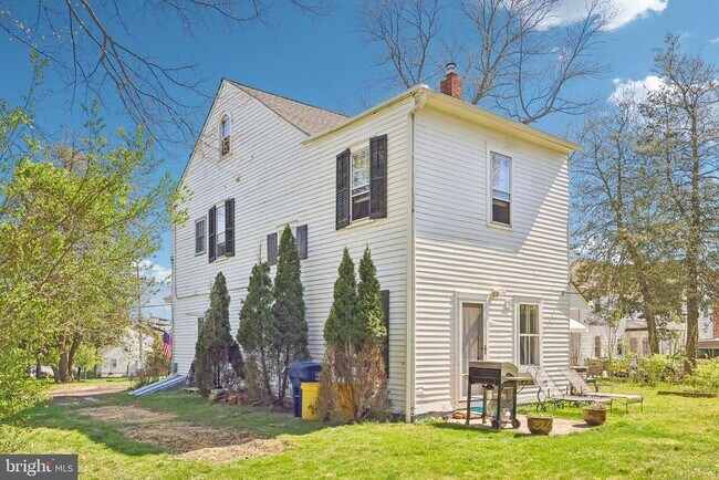 Building Photo - 2167 Brunswick Ave