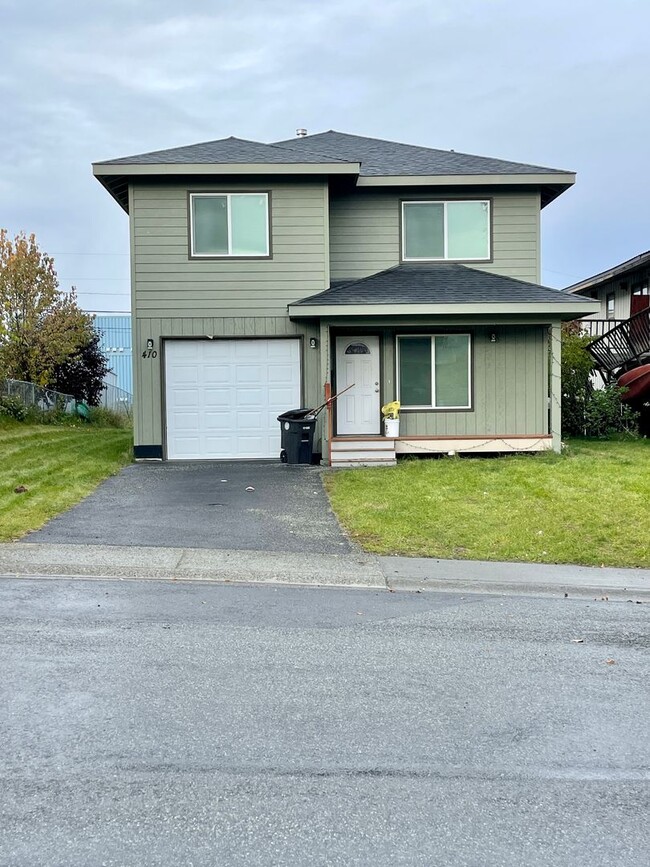 Building Photo - 410 Flower St