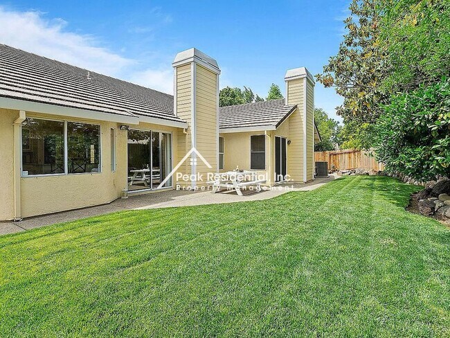 Building Photo - Updated 4bd/2ba Folsom Home with 3 Car Gar...