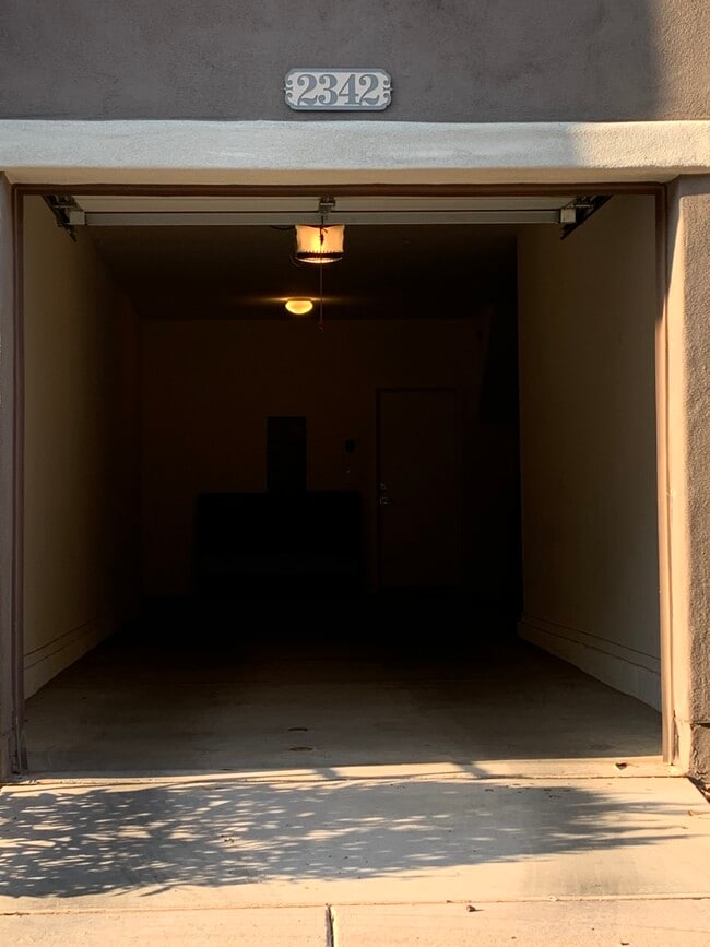 Building Photo - 2342 E Hidalgo Ave