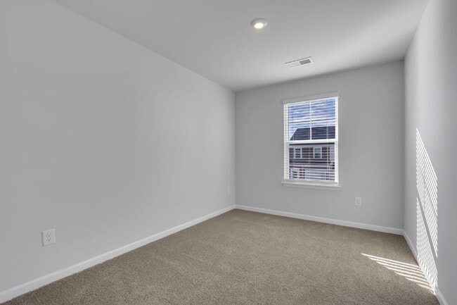 Building Photo - Amazing Lease Special!!Brand-New 3BR/2.5BA Townhome with Garage in Greer $1725/mo