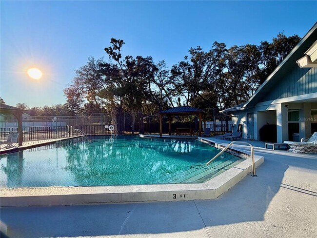 Building Photo - 4398 Plumosa St