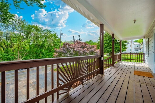 Building Photo - Walk to the Potomac River, Appalachian Trail, Great American Rail Trail, and the C&O National His...