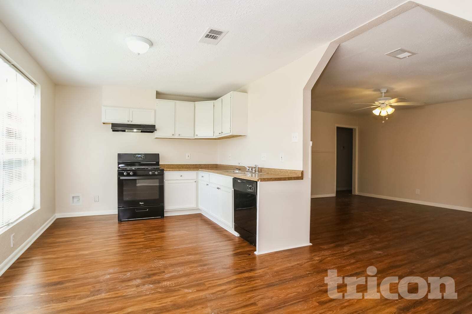 Building Photo - 15811 Kenbriar Dr