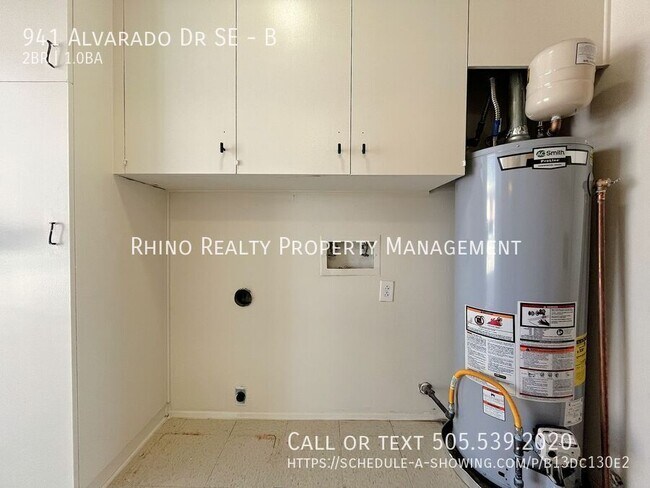 Building Photo - 941 Alvarado Dr SE