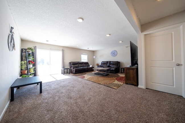 Building Photo - 8525 Titanium Cir