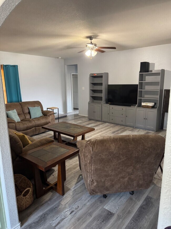 Building Photo - 3505 Moline Cir