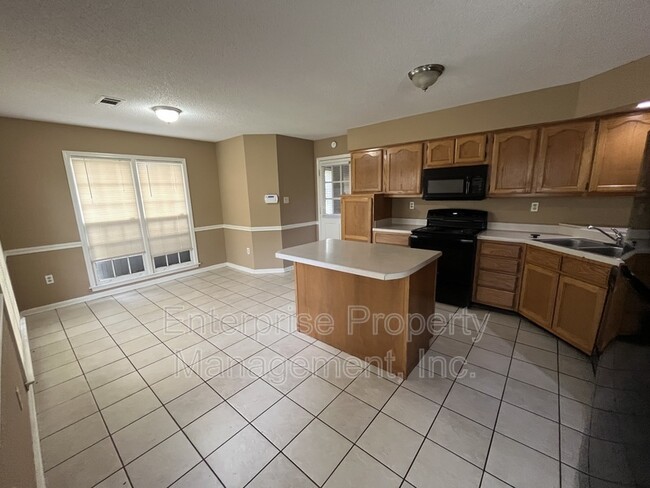 Building Photo - 5503 Kindle Creek Dr
