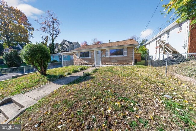 Building Photo - 2136 S Monroe St