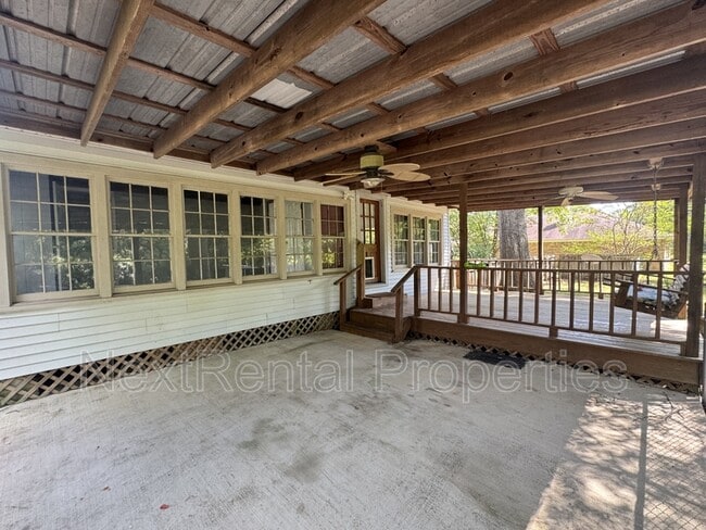 Building Photo - 402 Overby St