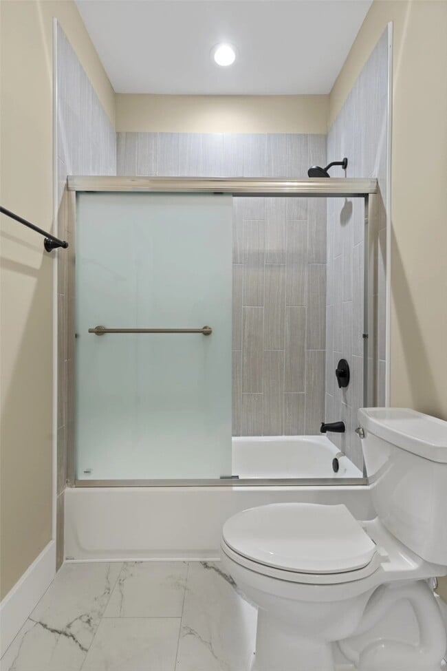 Building Photo - 5424 Delmar Blvd