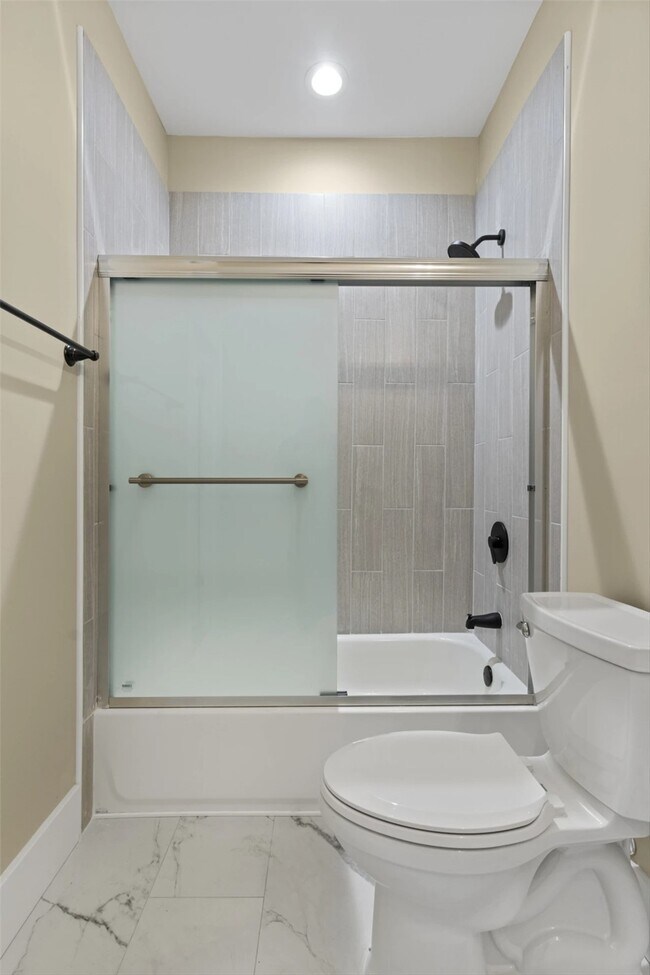 Building Photo - 5424 Delmar Ct