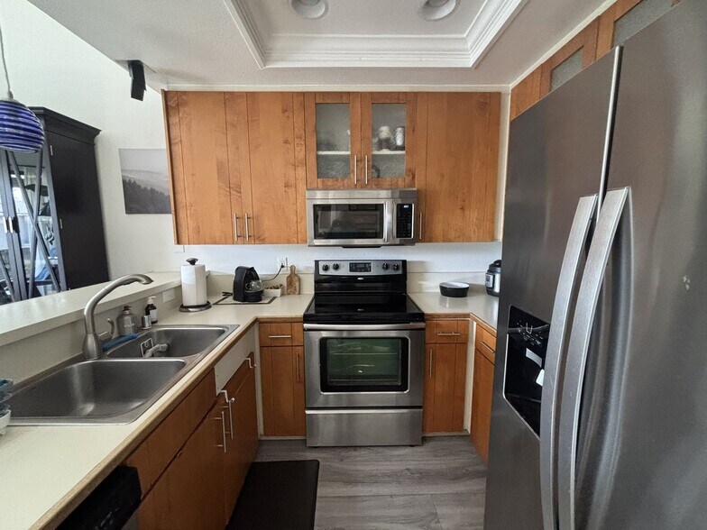 Building Photo - 4435 Nobel Dr