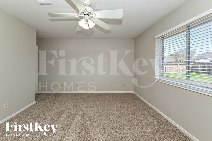 Building Photo - 8222 Sanford St