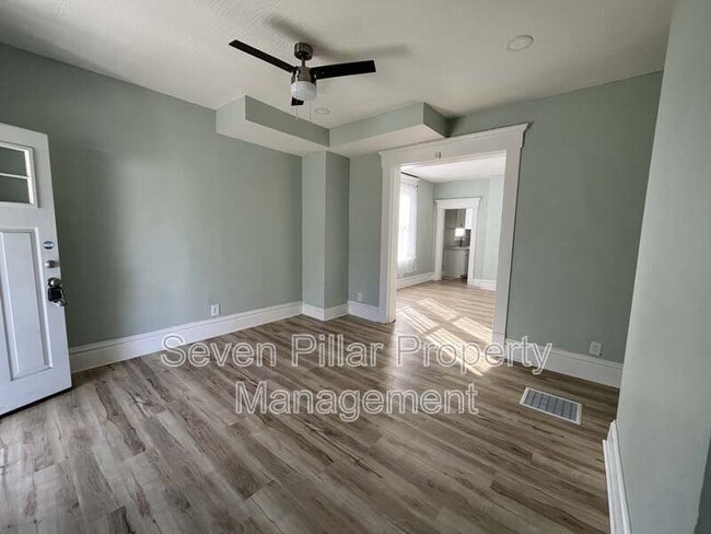 Building Photo - 1347 E Livingston Ave