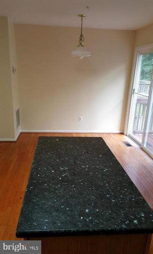 Building Photo - 2102 Racquet Pl