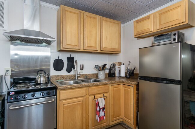 Building Photo - Montreat Rental-Lower Level Apartment! **Utilites included!