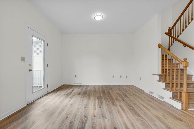 Building Photo - 1332 Adams St