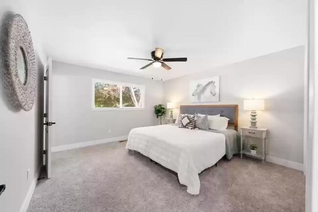 Building Photo - Amazing single level home in Lake of the P...