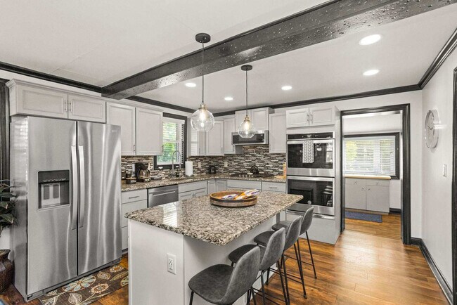 Building Photo - 1302 Ardee Ave