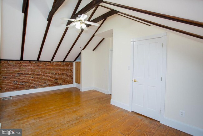 Building Photo - 67 Ferry St