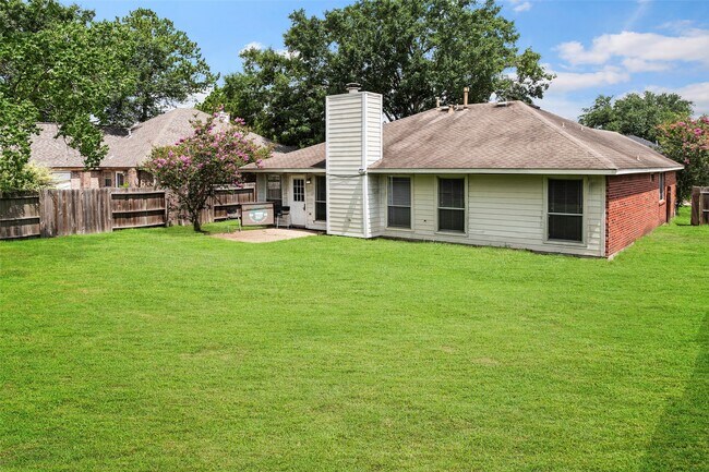 Building Photo - 21055 Southern Colony Ct