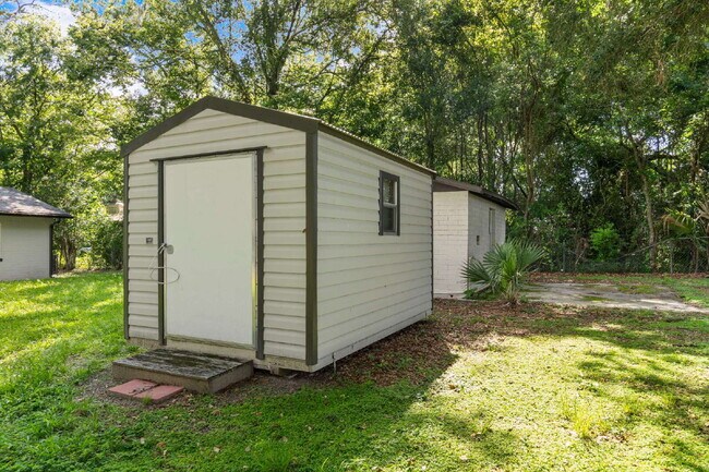 Building Photo - 3BR Home on Oversized Lot with Shed & Greenhouse