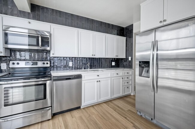 Building Photo - 1250 Cave St