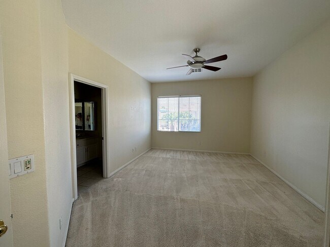 Building Photo - Royal Highlands Guard Gated Community!!