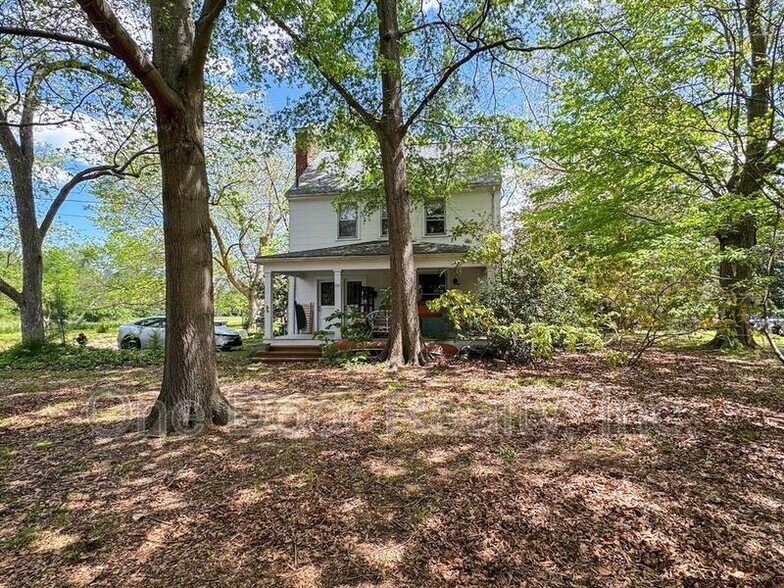 Primary Photo - 727 Richmond Rd