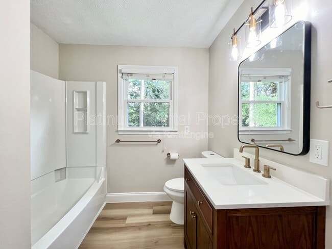 Building Photo - 1110 Washington Ave