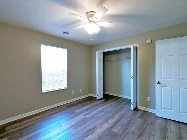 Building Photo - FOUNTAIN CITY: GROUND LEVEL 2 BEDROOM, 2 BATHROOM CONDO IN MAPLE CHASE